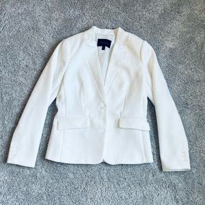 Warm snow day White blazer.